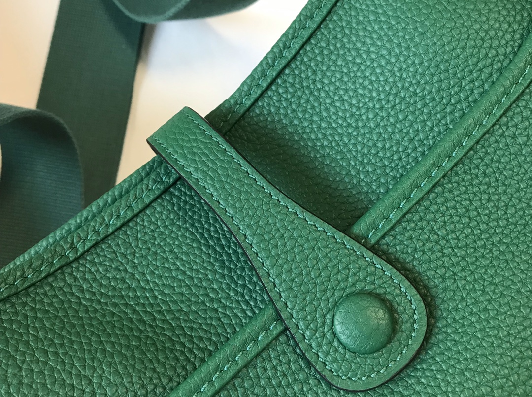 Hermes Evelyne III 29 PM Shoulder Bag In Dark Green Clemence Leather